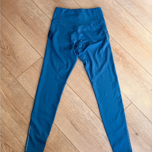 BuffBunny Vibrant Blue Leggings- designed for running - Picture 8 of 12